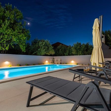 Holiday House Vito Zara Esterno foto