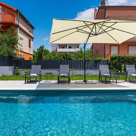 Holiday House Vito Zara Esterno foto