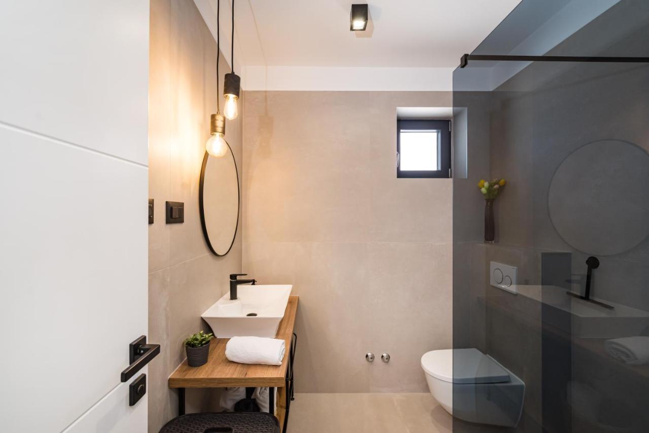 Holiday House Vito Zara Esterno foto