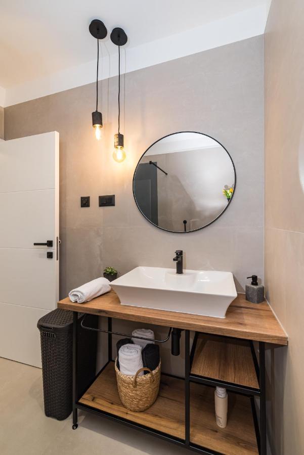 Holiday House Vito Zara Esterno foto