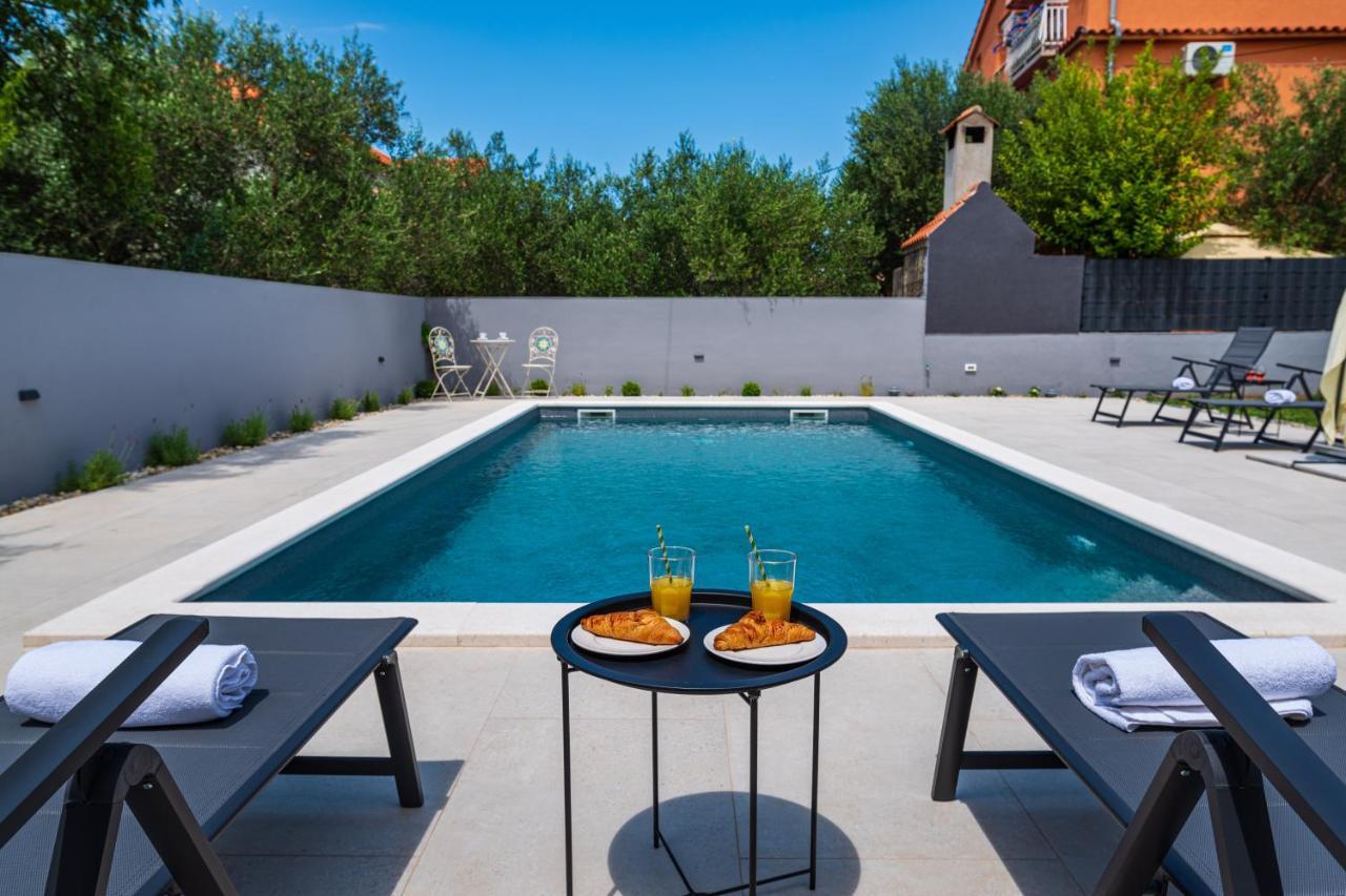 Holiday House Vito Zara Esterno foto