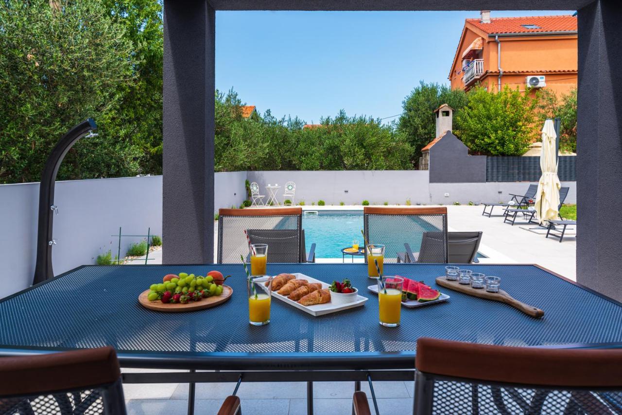 Holiday House Vito Zara Esterno foto