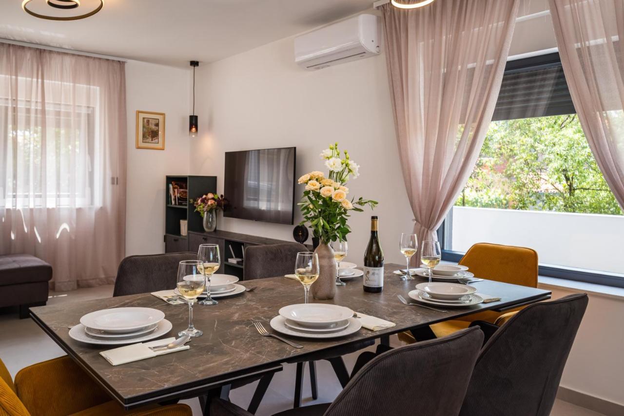 Holiday House Vito Zara Esterno foto