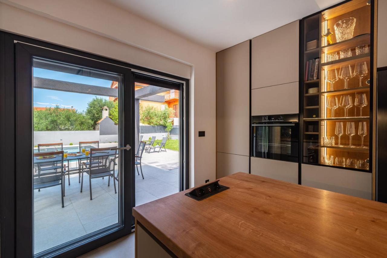 Holiday House Vito Zara Esterno foto