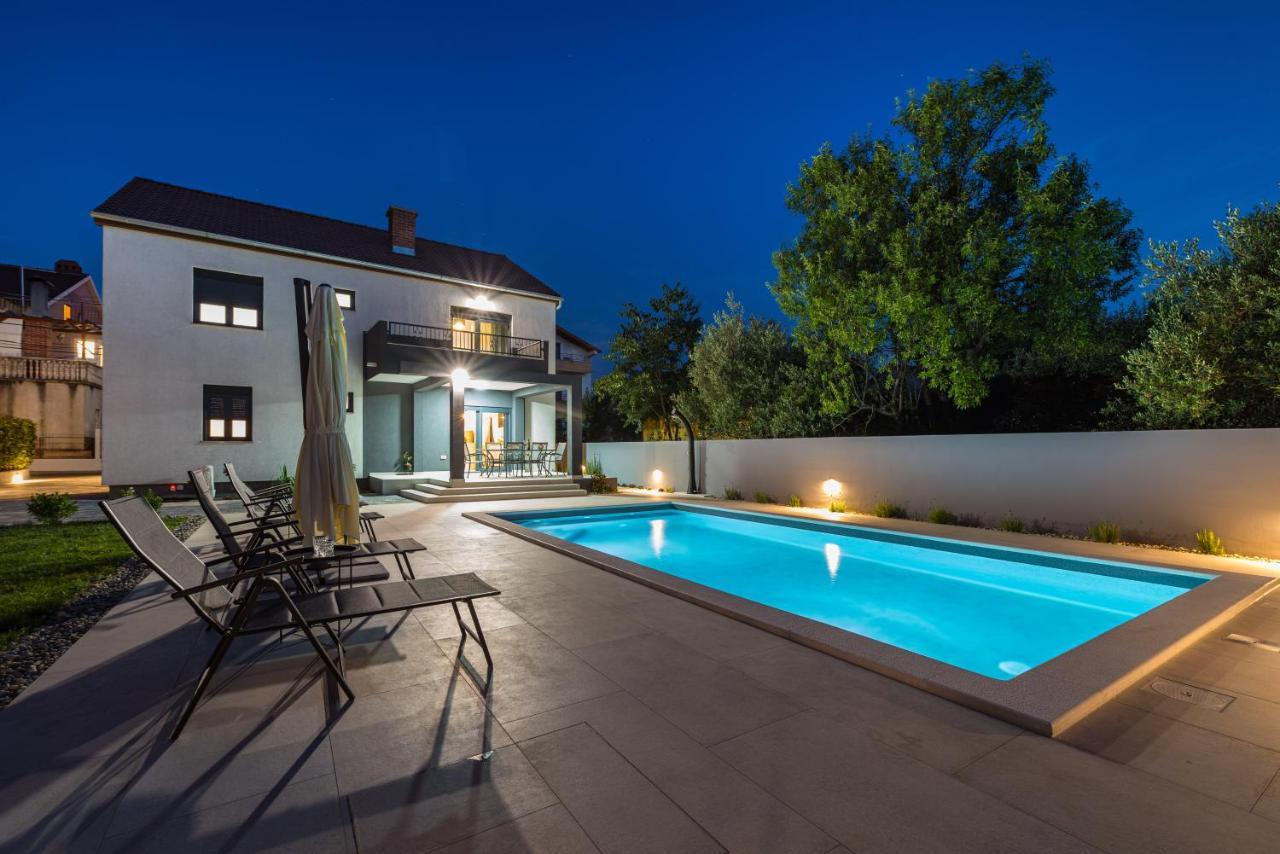 Holiday House Vito Zara Esterno foto