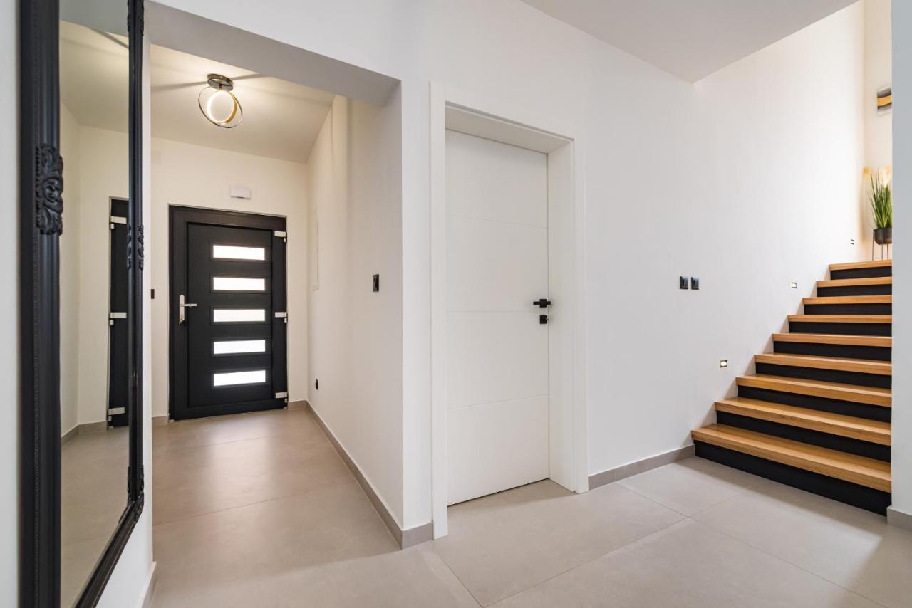 Holiday House Vito Zara Esterno foto
