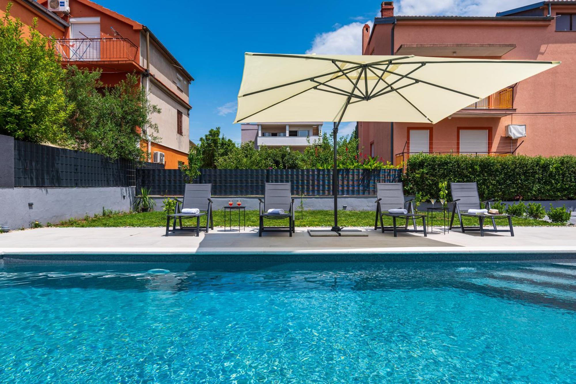 Holiday House Vito Zara Esterno foto